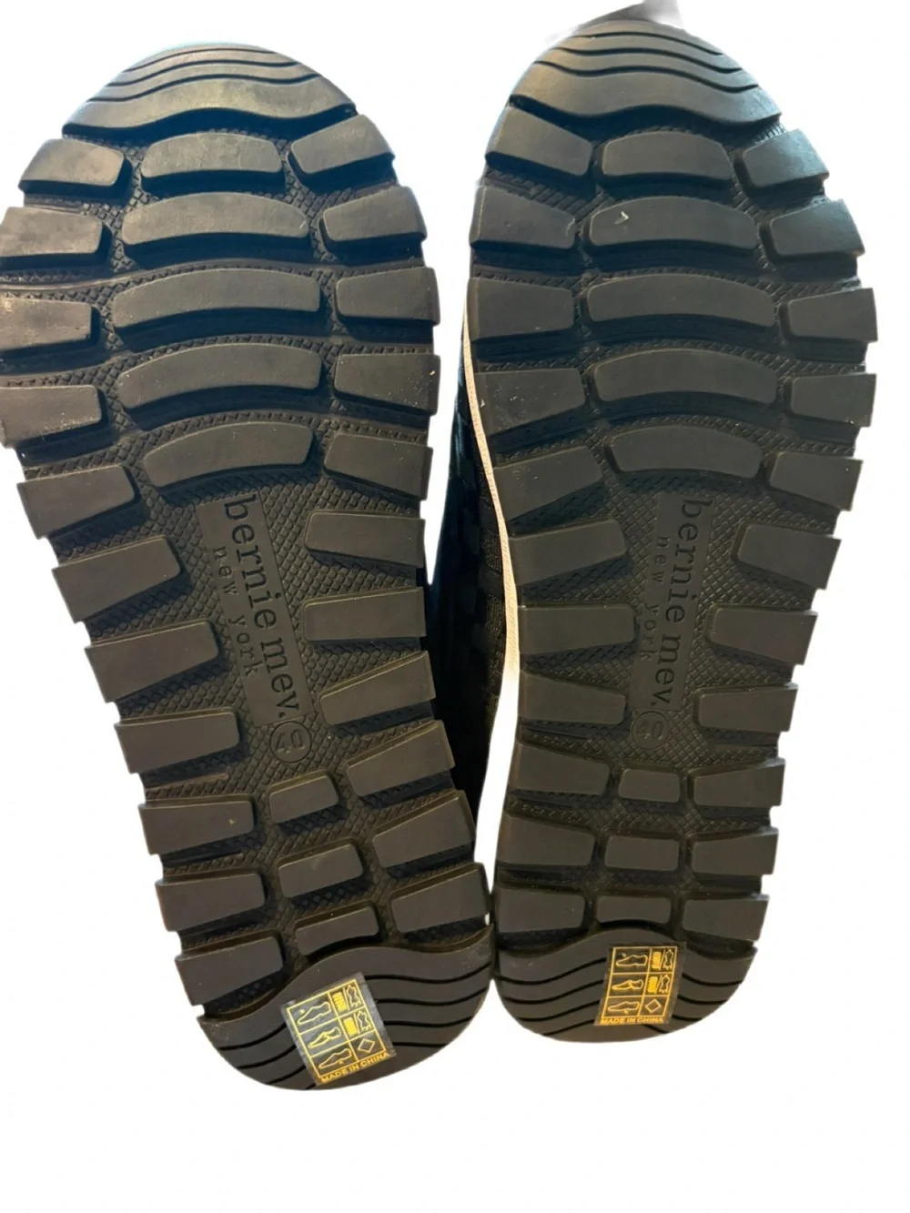 Bernie Mev Black Woven Lace-Up Sneakers Comfort Fashion Shoes EU 40 US 9.5